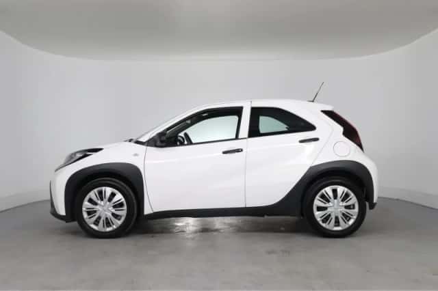 Toyota Aygo X (2024) thumbnail 2