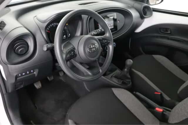 Toyota Aygo X (2024) thumbnail 5