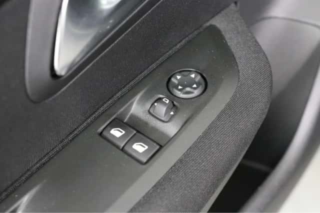 Peugeot 208 (2021) thumbnail 22
