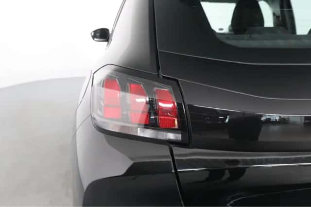 Peugeot 208 (2021) thumbnail 27