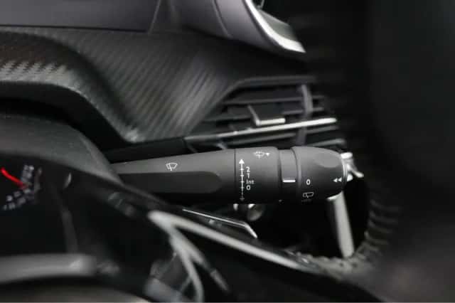 Peugeot 208 (2021) thumbnail 32