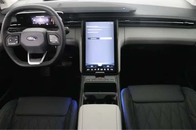 Ford Explorer (2026) thumbnail 4