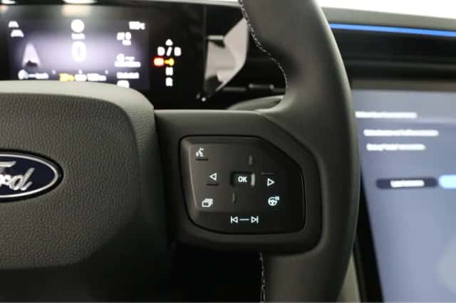 Ford Explorer (2026) thumbnail 31