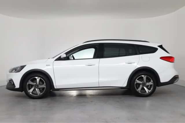 Ford Focus (2019) thumbnail 2
