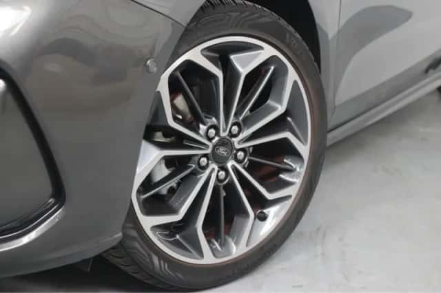 Ford Focus (2022) thumbnail 18