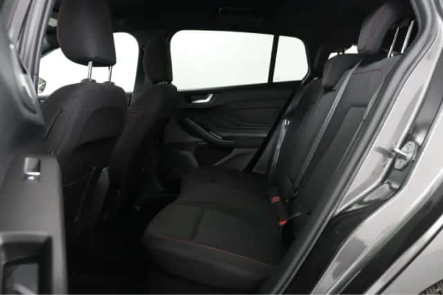 Ford Focus (2022) thumbnail 28