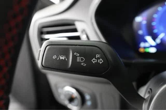 Ford Focus (2022) thumbnail 32