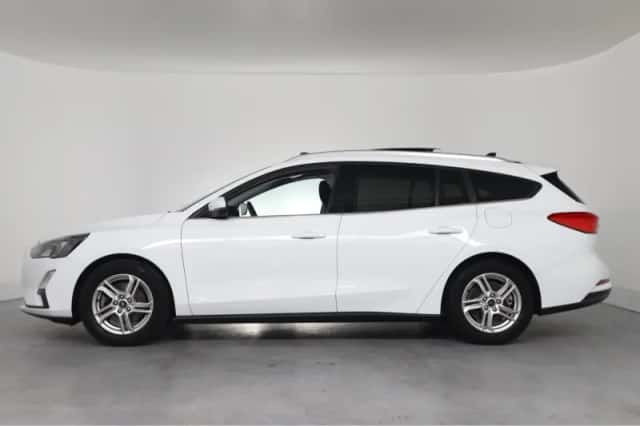 Ford Focus (2021) thumbnail 2
