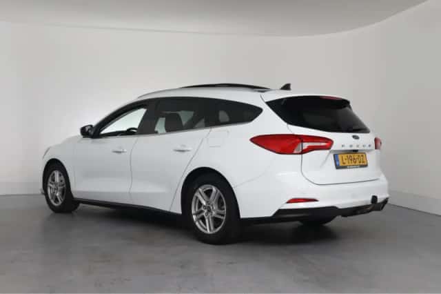 Ford Focus (2021) thumbnail 3