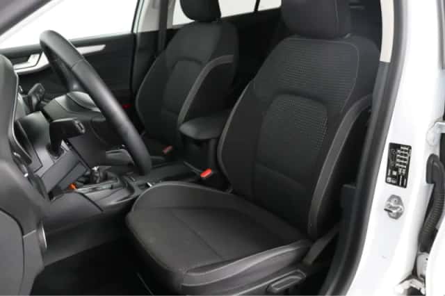 Ford Focus (2021) thumbnail 6
