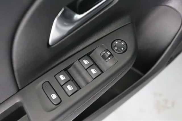 Opel Corsa (2022) thumbnail 21