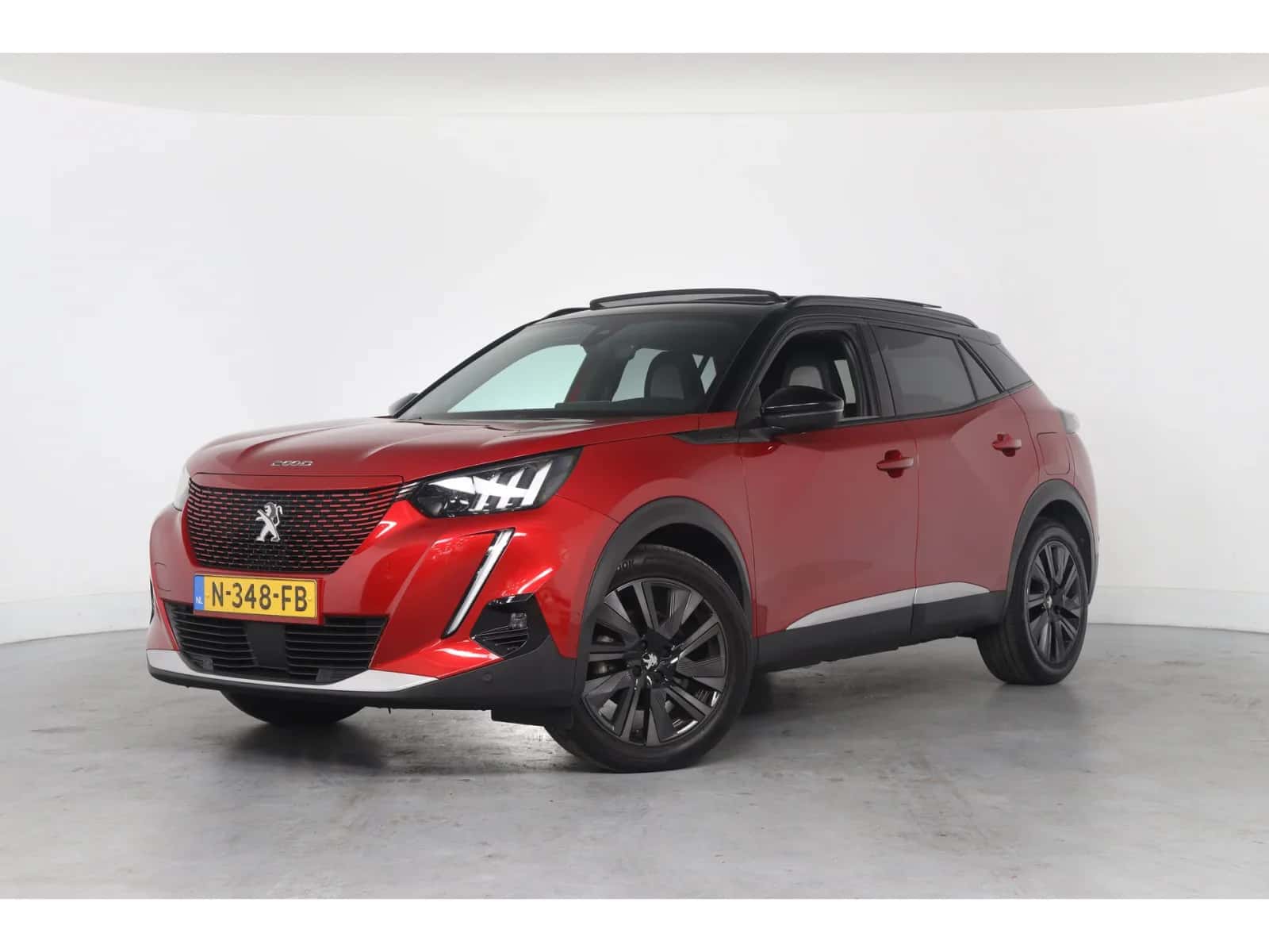 Peugeot e-2008 (2021) — foto 1