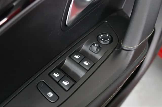 Peugeot e-2008 (2021) thumbnail 26