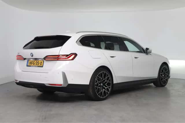 BMW i5 (2025) thumbnail 12
