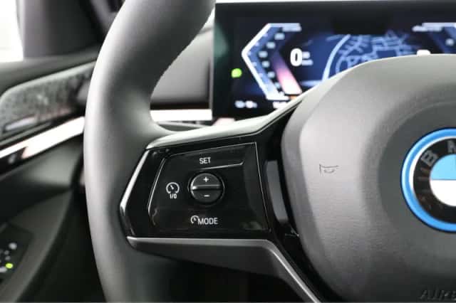 BMW i5 (2025) thumbnail 22