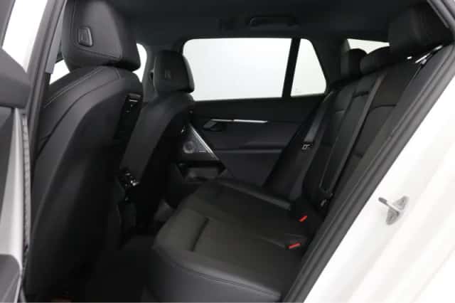 BMW i5 (2025) thumbnail 32