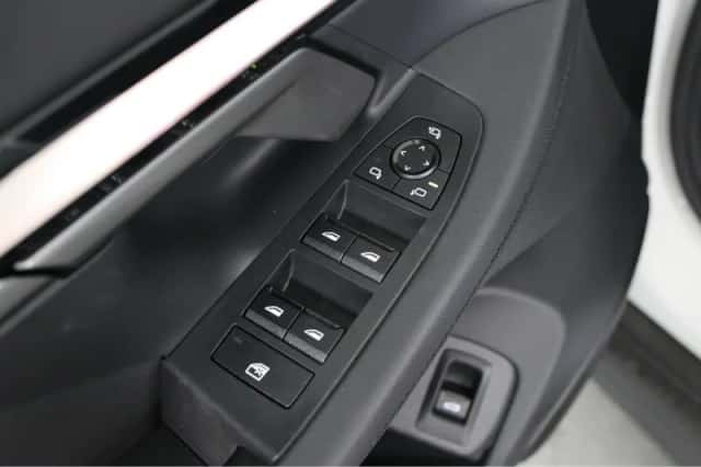 BMW i5 (2025) thumbnail 36