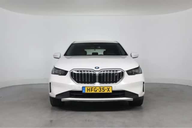 BMW i5 (2025) thumbnail 9