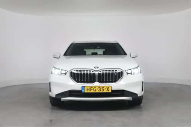 BMW i5 (2025) thumbnail 10