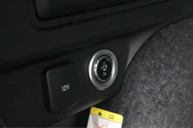 Ford Kuga (2023) thumbnail 25