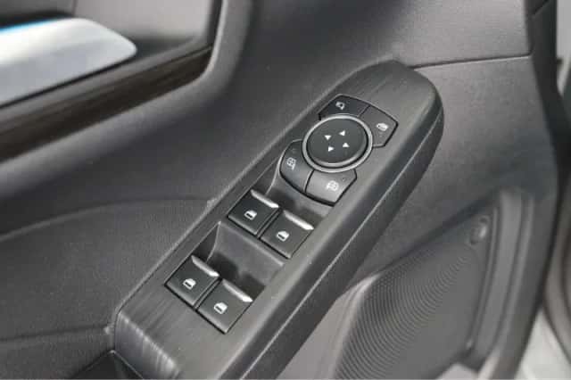 Ford Kuga (2023) thumbnail 36