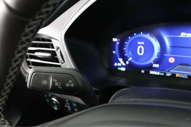 Ford Kuga (2023) thumbnail 38
