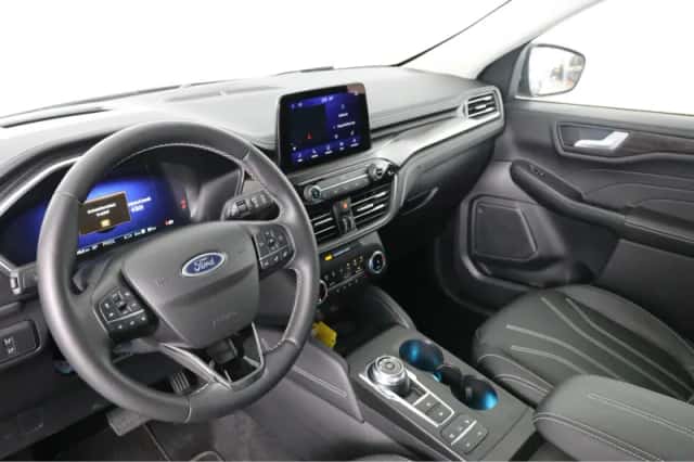 Ford Kuga (2023) thumbnail 5