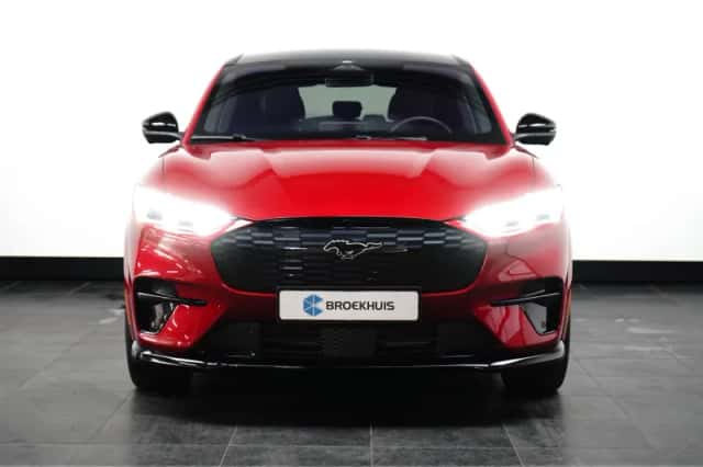 Ford Mustang Mach-E (2025) thumbnail 2