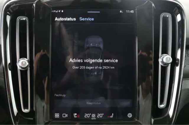 Volvo C40 (2023) thumbnail 16