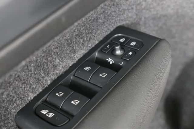Volvo C40 (2023) thumbnail 30