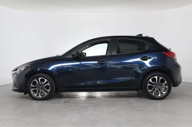 Mazda 2 (2017) thumbnail 2