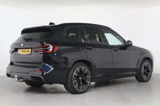 BMW iX3 (2023) thumbnail 13