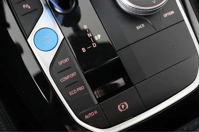 BMW iX3 (2023) thumbnail 23