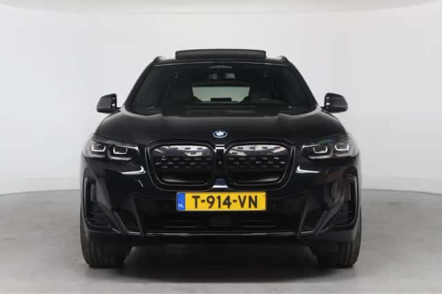 BMW iX3 (2023) thumbnail 10