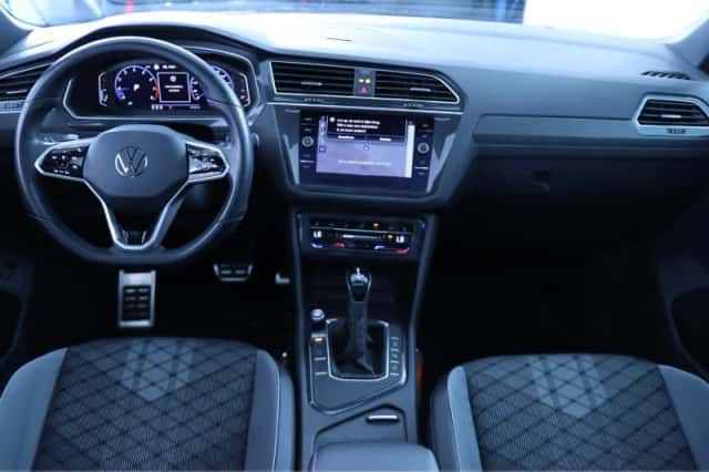 Volkswagen Tiguan (2021) thumbnail 2