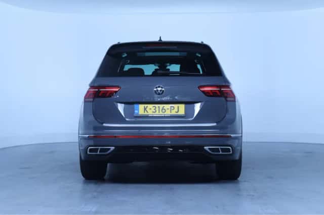 Volkswagen Tiguan (2021) thumbnail 3