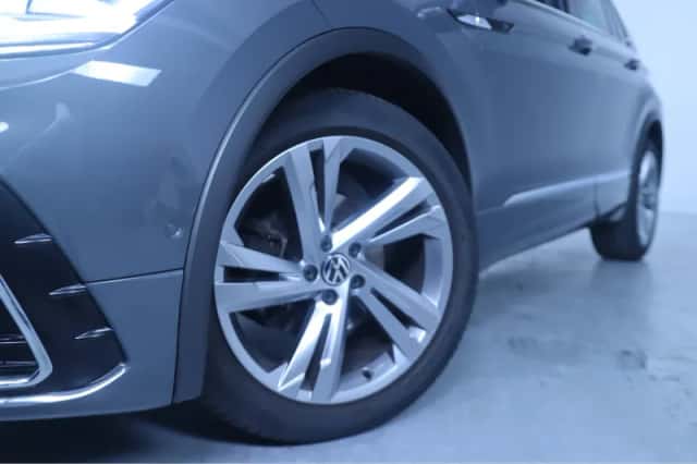 Volkswagen Tiguan (2021) thumbnail 4