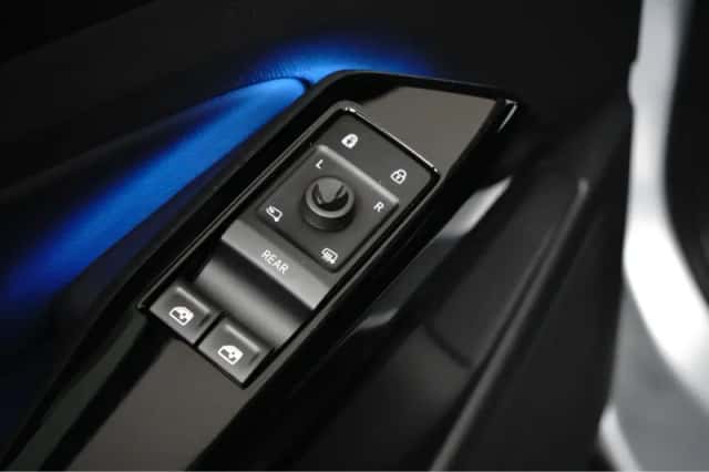 Volkswagen ID.4 (2023) thumbnail 17