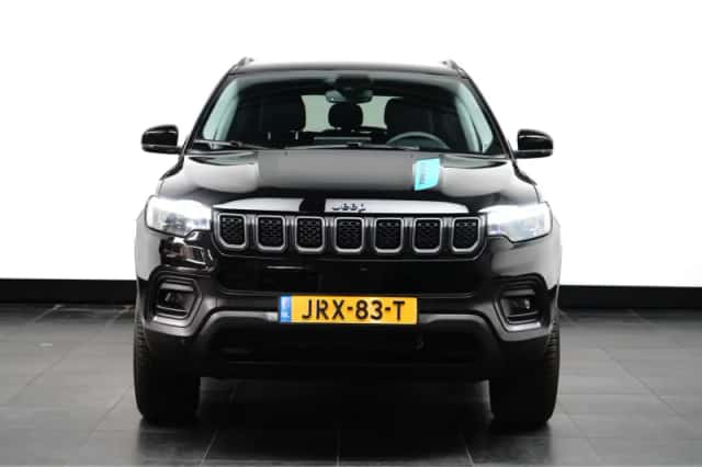 Jeep Compass (2024) thumbnail 2