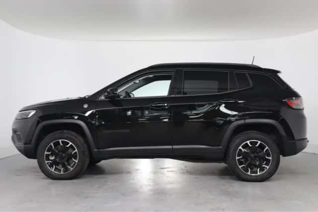 Jeep Compass (2024) thumbnail 2