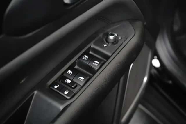 Jeep Compass (2024) thumbnail 18