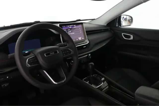 Jeep Compass (2024) thumbnail 5