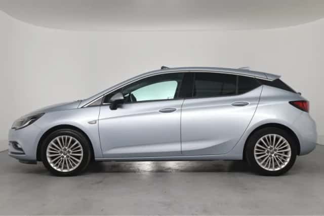 Opel Astra (2016) thumbnail 2