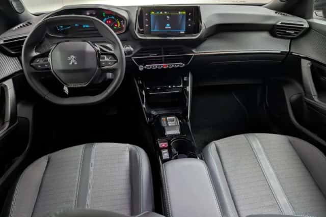 Peugeot e-2008 (2023) thumbnail 2