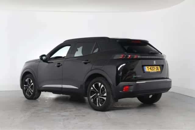 Peugeot e-2008 (2023) thumbnail 4