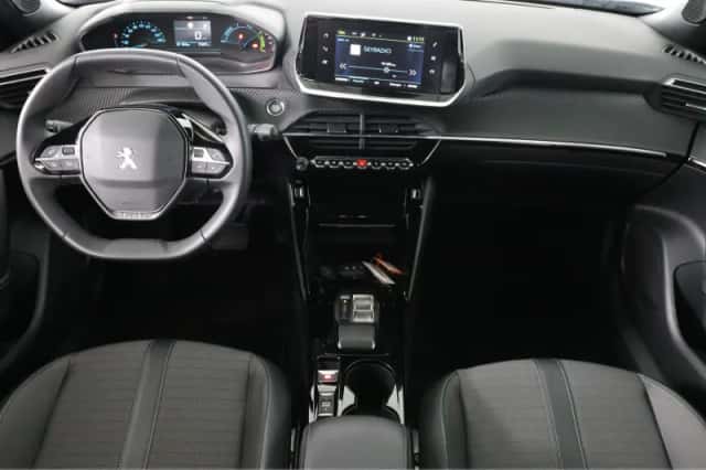 Peugeot e-2008 (2023) thumbnail 5