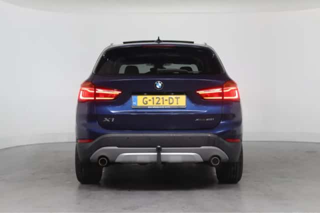 BMW X1 (2018) thumbnail 2