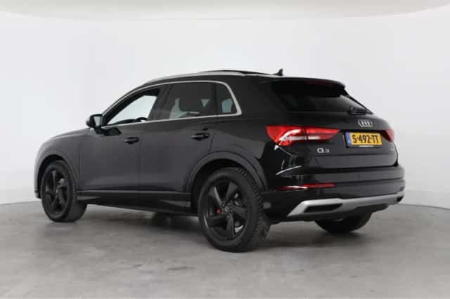 Audi Q3 (2019) thumbnail 3