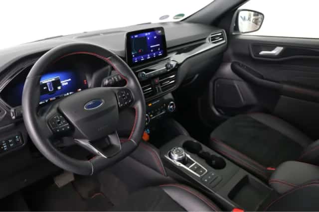 Ford Kuga (2021) thumbnail 4