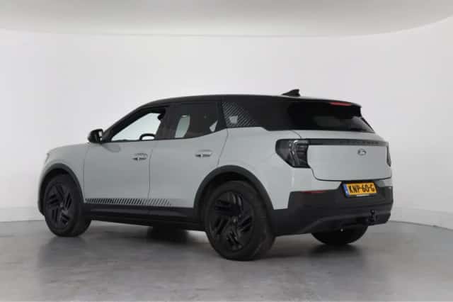 Ford Explorer (2026) thumbnail 3